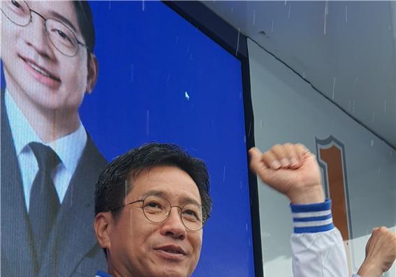 [6·3 지선] 정영두 민주당 김해시장 후보 '당선 유력'
