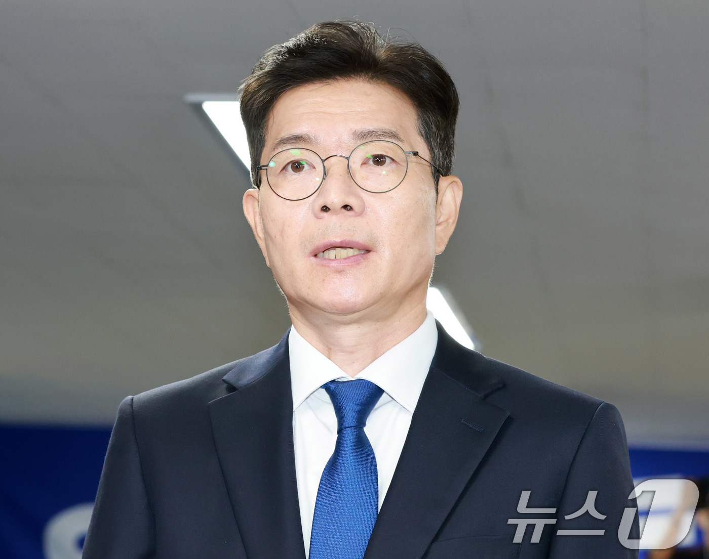 (서울=뉴스1) 안은나 기자 = 정원오 더불어민주당 서울시장 후보가 4일 서울 중구 선거캠프 상황실에서 제9회 전국동시지방선거 관련 입장을 밝히고 있다. (공동취재) 2026.6. …