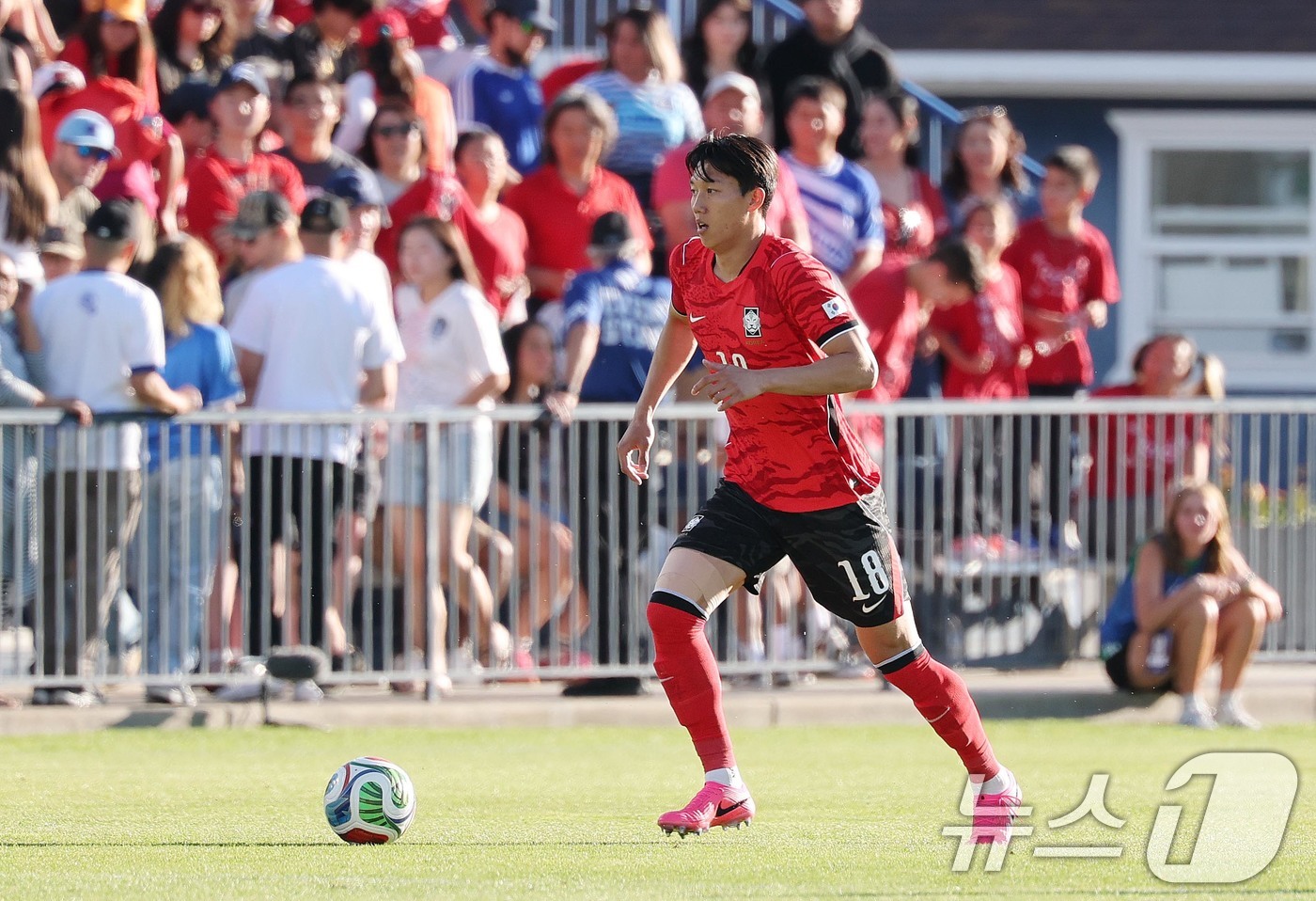(프로보(유타주)=뉴스1) 임세영 기자 = 대한민국 축구대표팀 이한범이 3일(현지시간) 미국 유타주 솔트레이크시티 브리검 영 대학교 BYU 사우스필드 경기장에서 2026 국제축구연 …