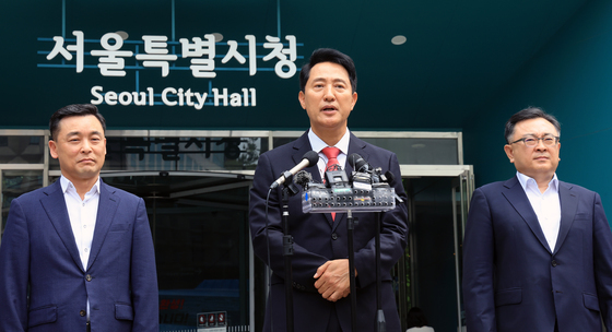 시민들에게 감사 인사 전하는 오세훈 당선인