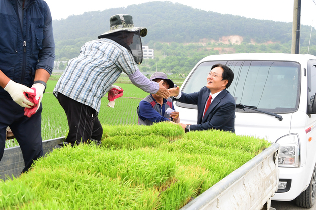 '재선 성공' 박용철 강화군수, 곧바로 군정 복귀 현장행정