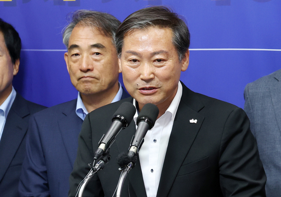 발언하는 전춘성 진안군수 당선인