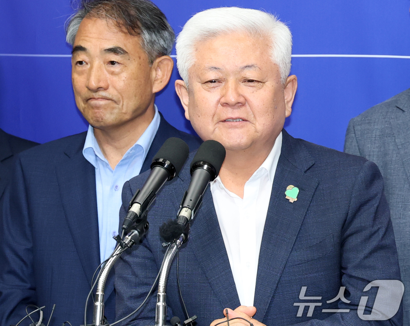 (전주=뉴스1) 유경석 기자 = 황인홍 더불어민주당 무주군수 당선인이 4일 전북 전주시 전북특별자치도의회에서 6.3 지방선거 결과 관련 기자회견에 참석해 발언을 하고 있다. 202 …
