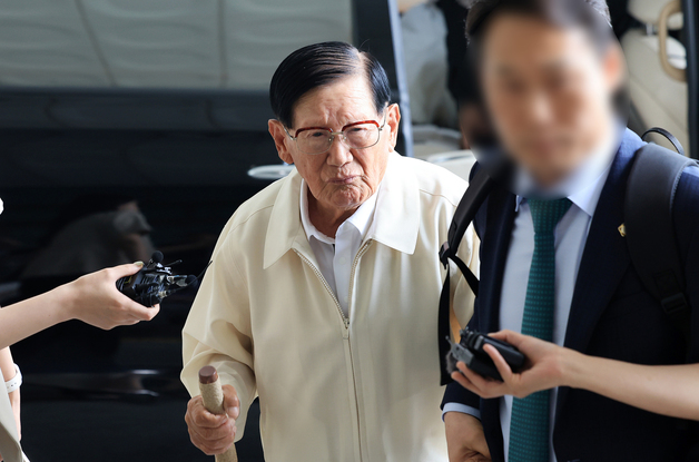 검·경합동수사본부 출석하는 이만희 총회장