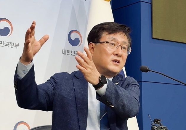 기후장관 "산업용 전기요금 부담 낮출 것"…LNG 급등엔 '폭리 방지'"