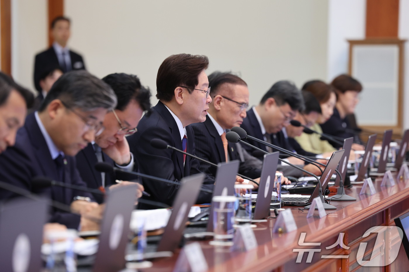 (서울=뉴스1) 이재명 기자 = 이재명 대통령이 4일 청와대에서 열린 수석보좌관회의에서 발언하고 있다. 2026.6.4/뉴스1