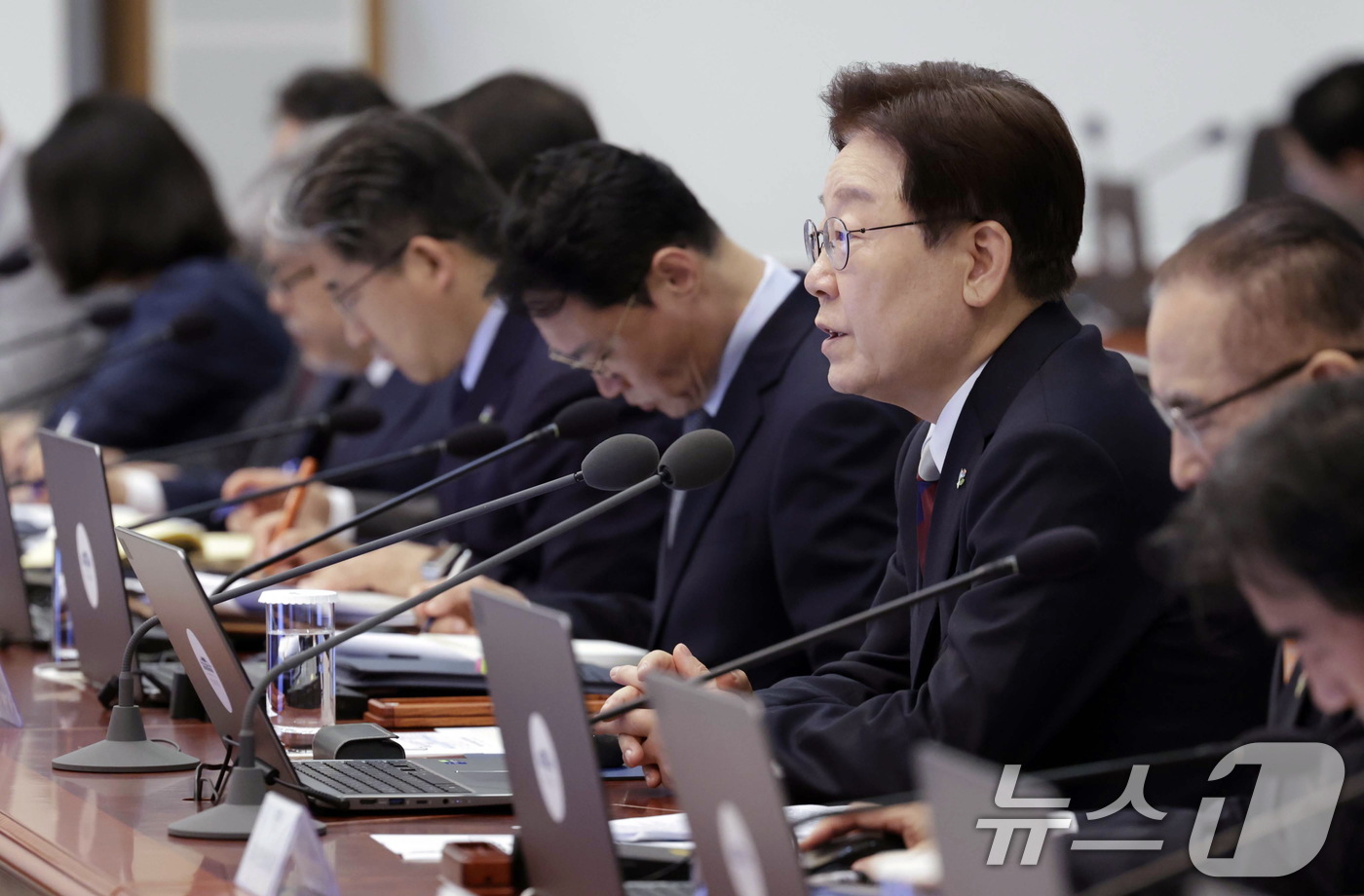 (서울=뉴스1) 이재명 기자 = 이재명 대통령이 4일 청와대에서 열린 수석보좌관회의에서 발언을 하고 있다. 2026.6.4/뉴스1