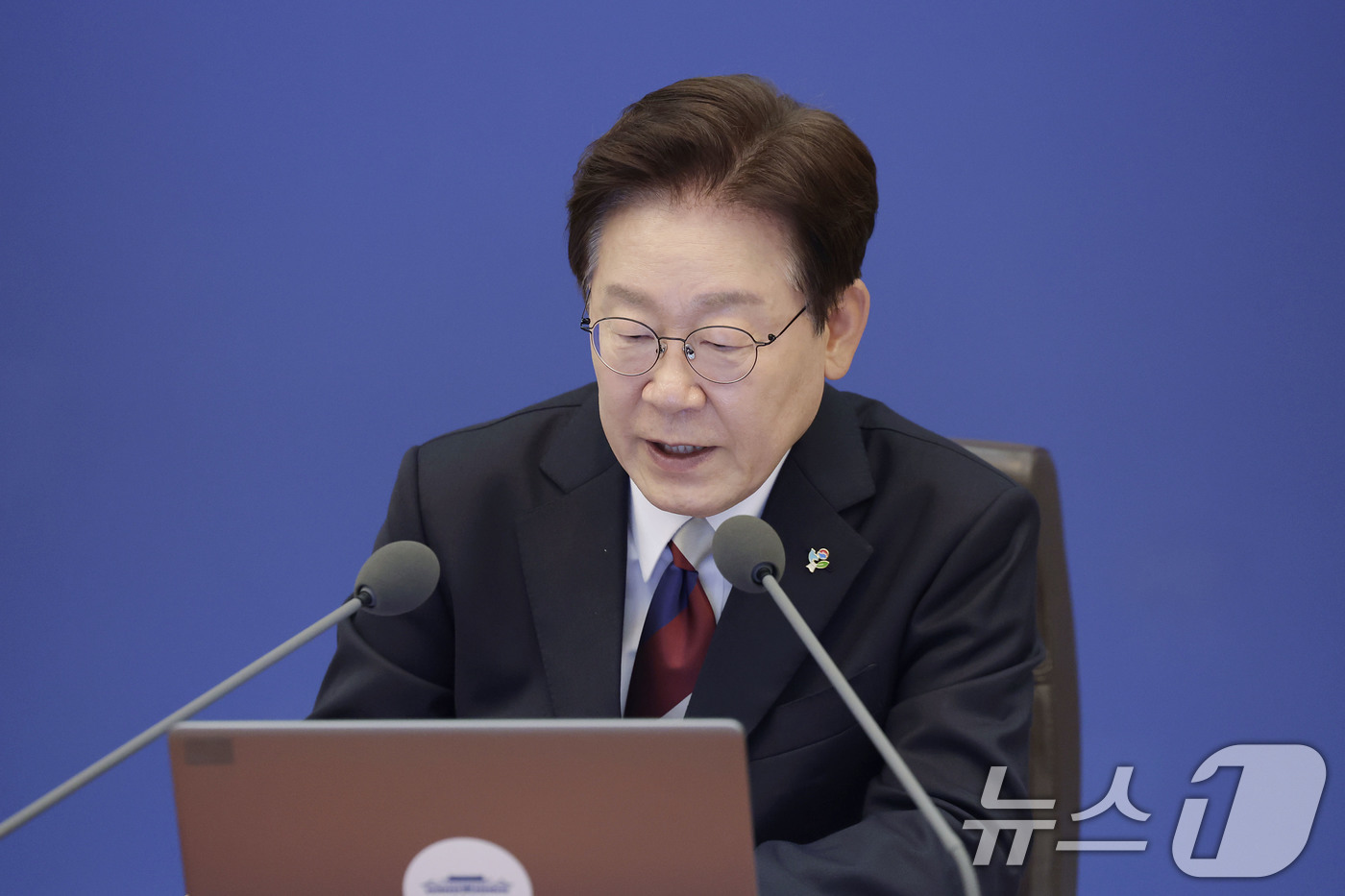 (서울=뉴스1) 이재명 기자 = 이재명 대통령이 4일 청와대에서 열린 수석보좌관회의에서 발언하고 있다. 2026.6.4/뉴스1