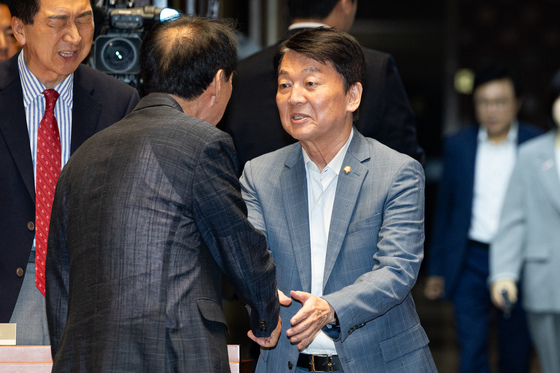 안철수 "장동혁, 쇄신안 마련이 먼저…못 하면 그땐 결자해지"