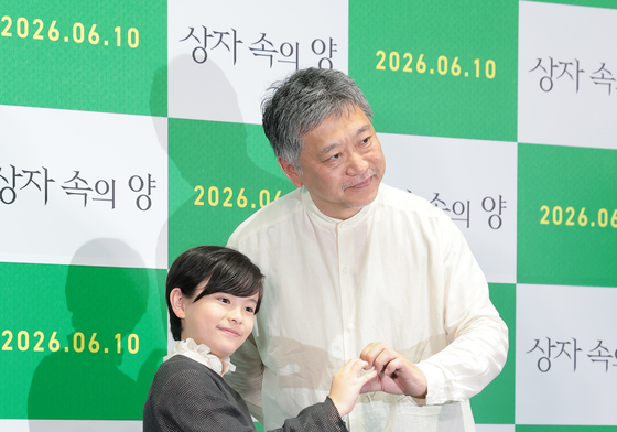 '상자 속의 양' 고레에다 히로카즈 감독과 쿠와키 리무
