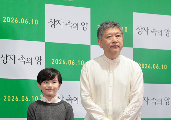 내한한 고레에다 히로카즈 감독과 쿠와키 리무