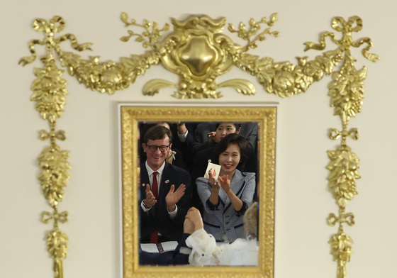 한·프랑스 수교 140주년 기념공연 관람하는 김혜경 여사