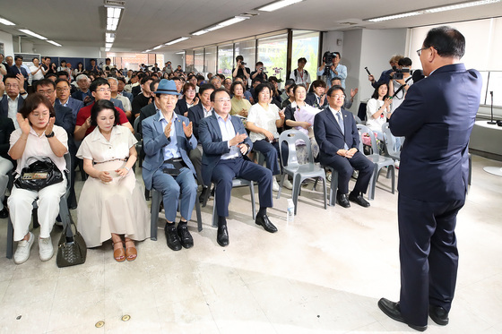 김부겸 "희망캠프 여러분 감사합니다"
