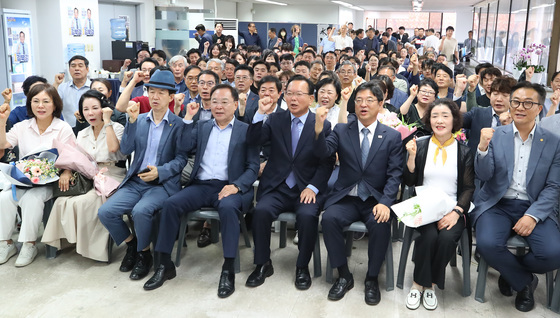 '희망캠프 해단식' 김부겸과 대구 희망