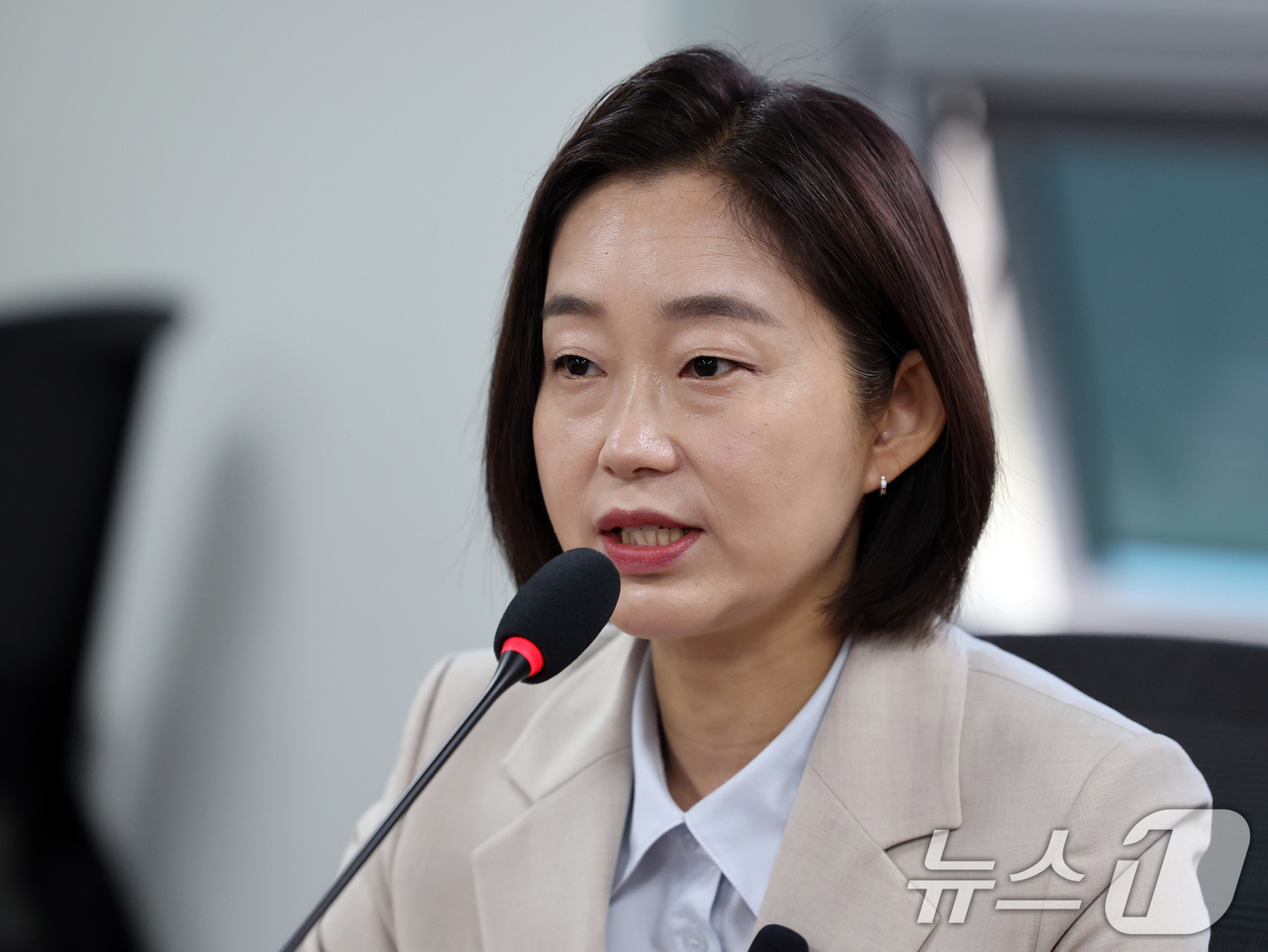 (서울=뉴스1) 황기선 기자 = 김재연 진보당 상임대표가 5일 오전 서울 여의도 국회 의원회관에서 열린 '6·3 지방선거 관련 기자간담회'에서 모두발언을 하고 있다.  2026.6 …