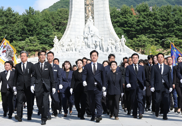 민주당 대전시당 당선인 현충원 참배
