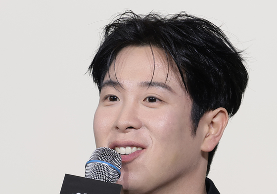 인사말 하는 표지훈