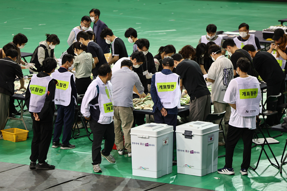 송파 개표 끝나자…서울시의회 비례 1석, 민주→국힘