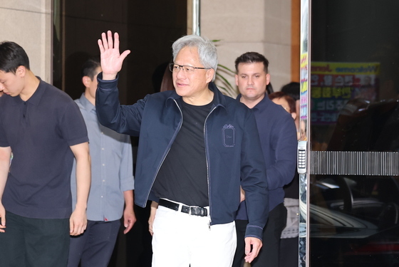 [속보]젠슨 황 "올 상반기 AI 인프라 구축 성공적…하반기 바빠질 것"