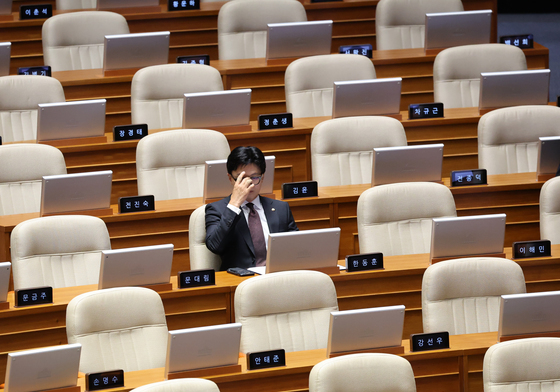 무소속 의원으로 본회의장 자리한 한동훈