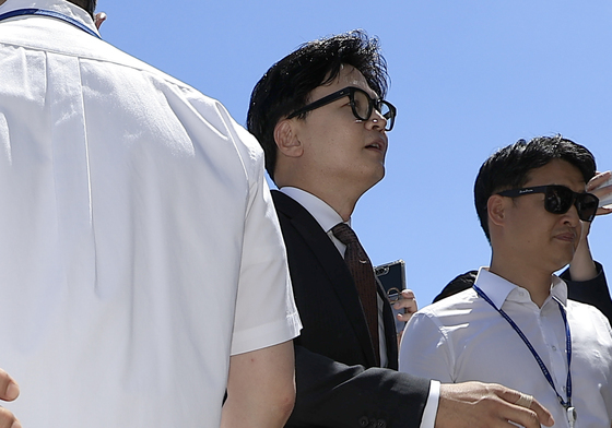 국회 본청 향하는 한동훈 의원