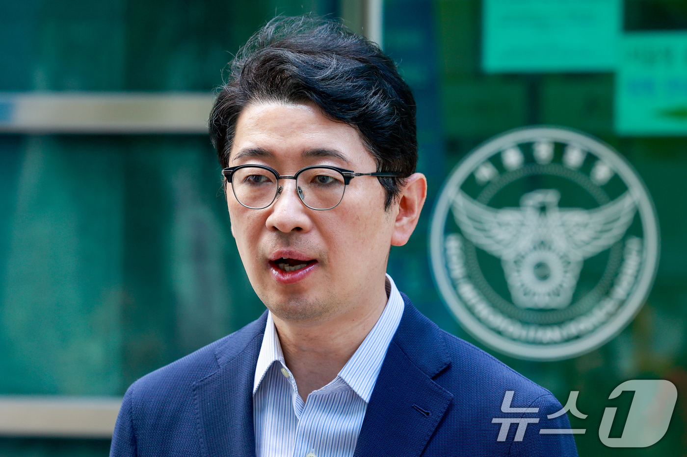 (서울=뉴스1) 안은나 기자 = 주진우 국민의힘 의원이 5일 오후 서울 종로구 서울지방경찰청을 찾아 '투표용지 부족' 사태와 관련 중앙선거관리위원회 노태악 위원장과 허철훈 사무총장 …
