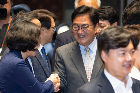 우원식, 민주 전대 불출마…"당의 분열 더는 지켜보기 힘들다"