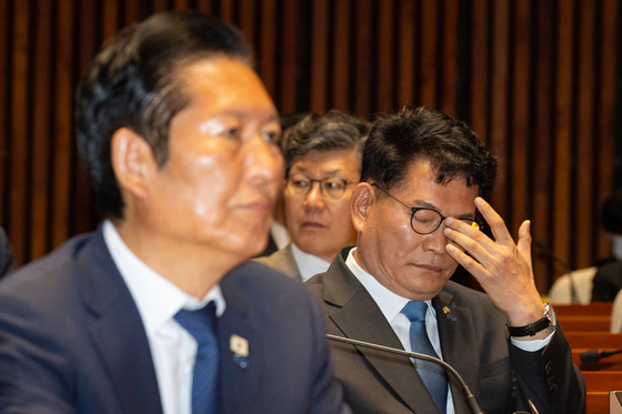 생각 잠긴 송영길