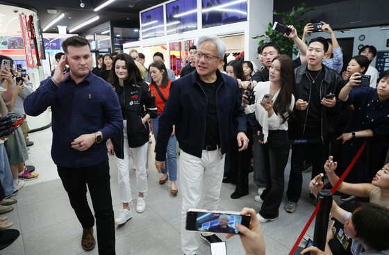 페이커 만나러 온 젠슨 황
