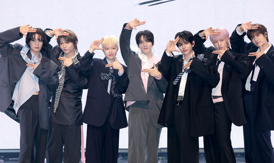 신인 네이즈, 데뷔 한 달 활동 보고회…"우리 팀 보여주고파"(종합)