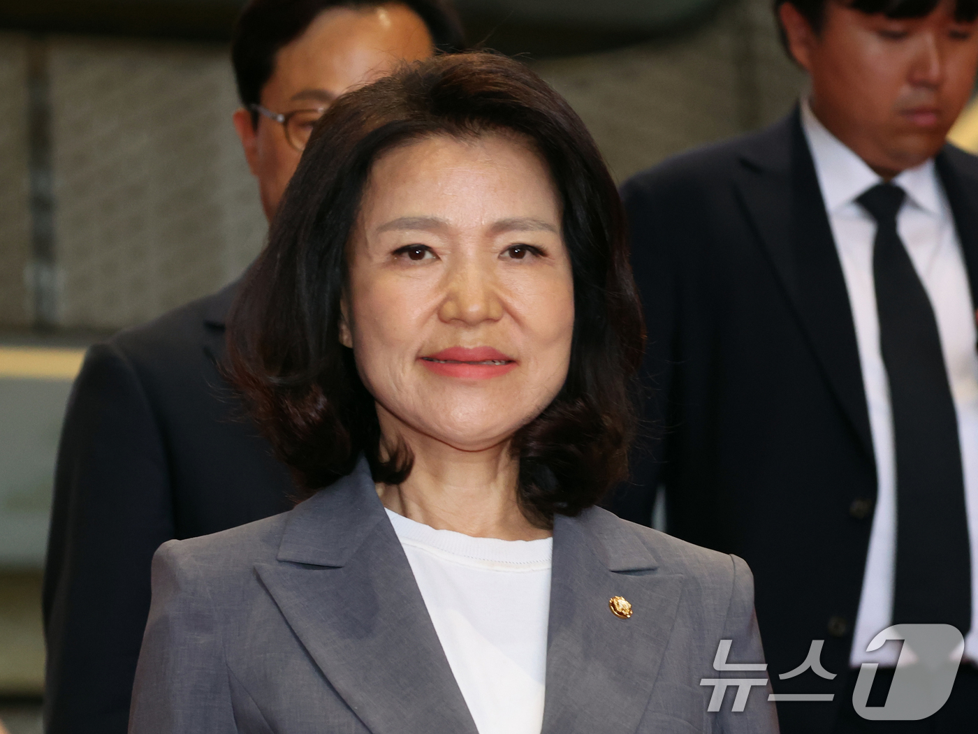 (서울=뉴스1) 황기선 기자 = 6·3 재보궐선거로 당선된 국민의힘 이진숙 의원이 5일 오후 서울 여의도 국회로 등청하고 있다.  2026.6.5/뉴스1