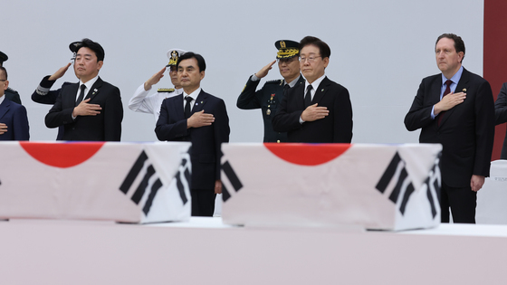 국민의례하는 이재명 대통령