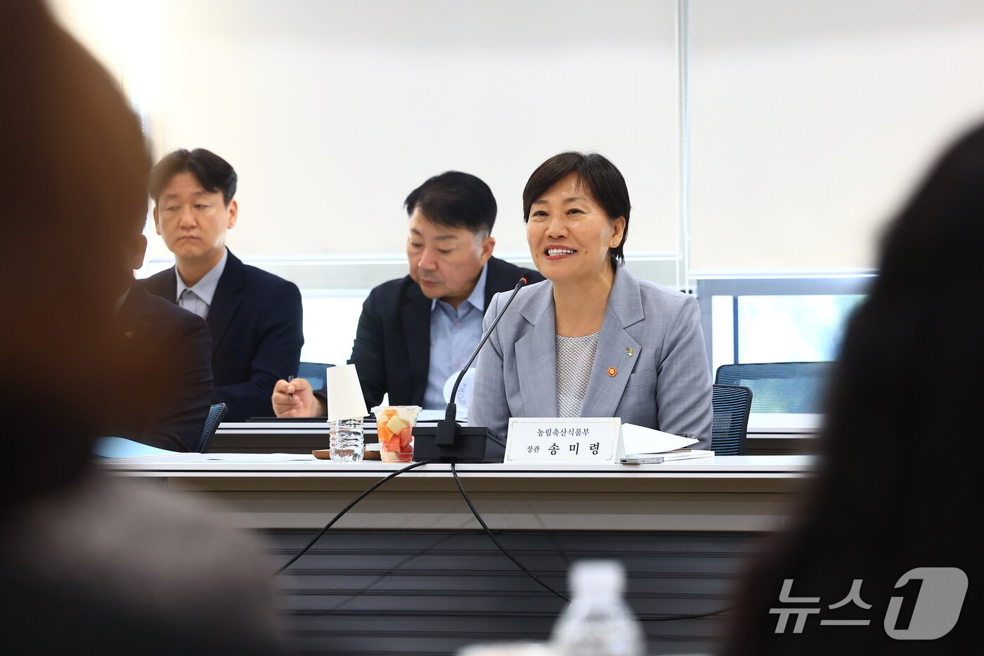 본문 이미지 - 농림축산식품부는 5일 정부세종청사에서 송미령 장관 주재로 농어업인 삶의 질 향상 및 농어촌 지역개발위원회(삶의질위원회) 실무위원회를 열고 농어촌 삶의 질 향상을 위한 정책 추진 방향과 2026년 시행계획을 논의했다. ⓒ 뉴스1