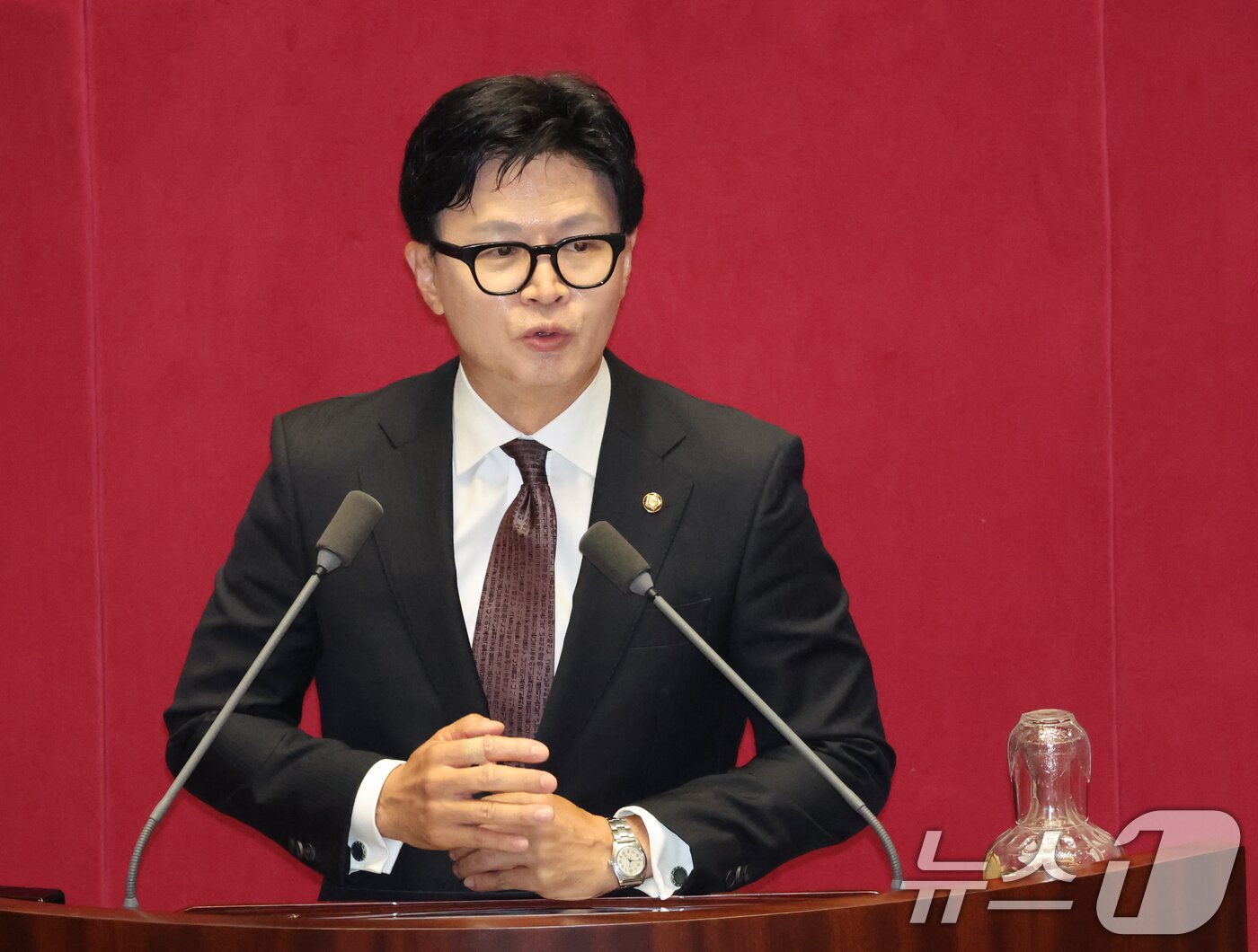본문 이미지 - 6·3 재보궐선거로 당선된 한동훈 무소속의원이 5일 서울 여의도 국회에서 열린 제436회 국회(임시회) 제1차 본회의에 참석해 인사말을 하고 있다. 2026.6.5 ⓒ 뉴스1 황기선 기자