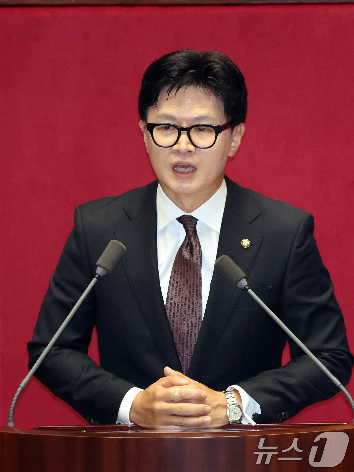 (서울=뉴스1) 황기선 기자 = 6·3 재보궐선거로 당선된 한동훈 무소속의원이 5일 서울 여의도 국회에서 열린 제436회 국회(임시회) 제1차 본회의에 참석해 인사말을 하고 있다. …