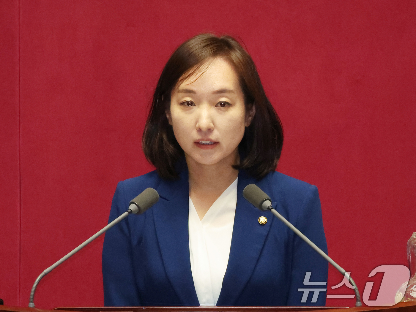 (서울=뉴스1) 황기선 기자 = 6·3 재보궐선거로 당선된 전은수 더불어민주당 의원이 5일 서울 여의도 국회에서 열린 제436회 국회(임시회) 제1차 본회의에 참석해 인사말을 하고 …