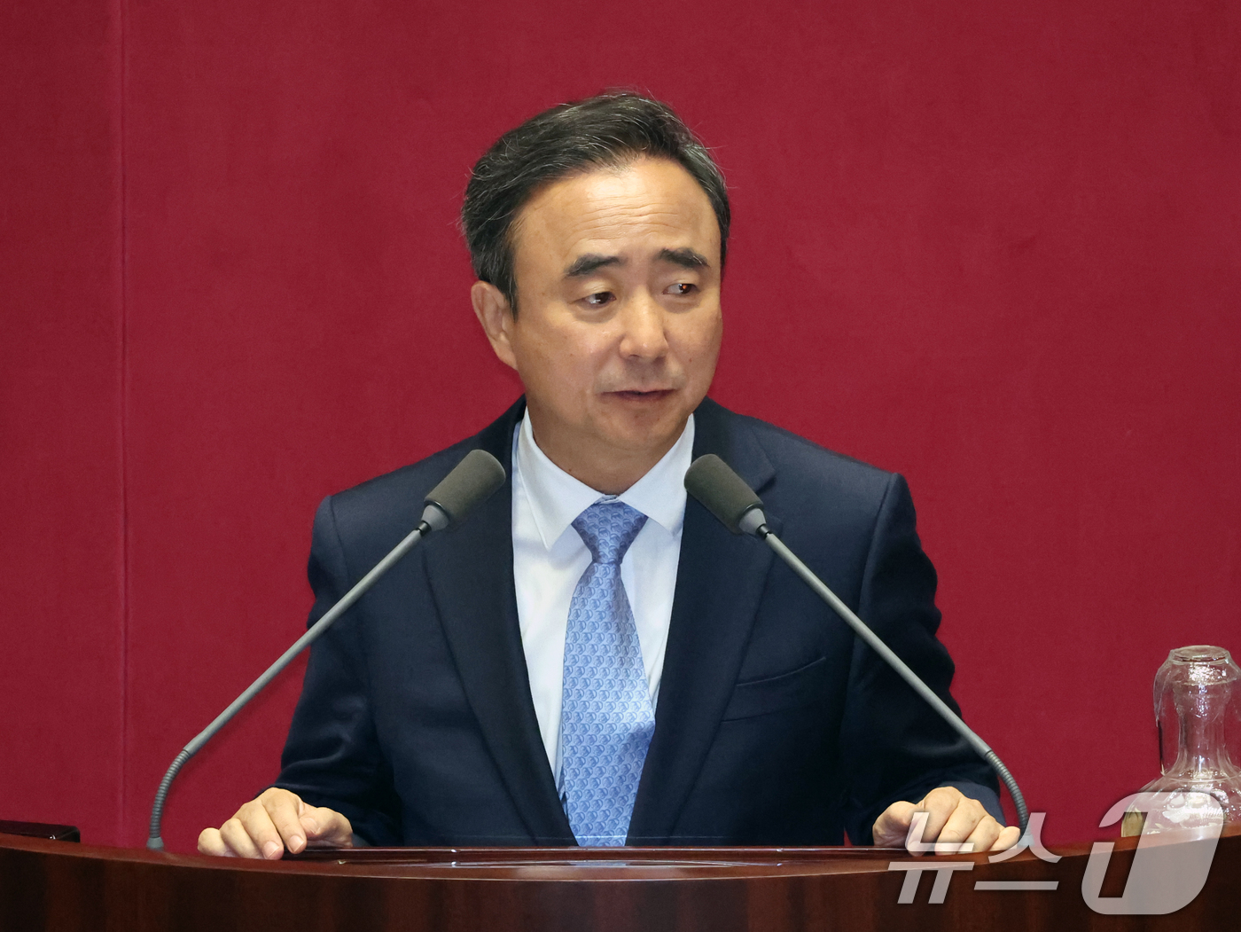 (서울=뉴스1) 황기선 기자 = 6·3 재보궐선거로 당선된 임문영 더불어민주당 의원이 5일 서울 여의도 국회에서 열린 제436회 국회(임시회) 제1차 본회의에 참석해 인사말을 하고 …