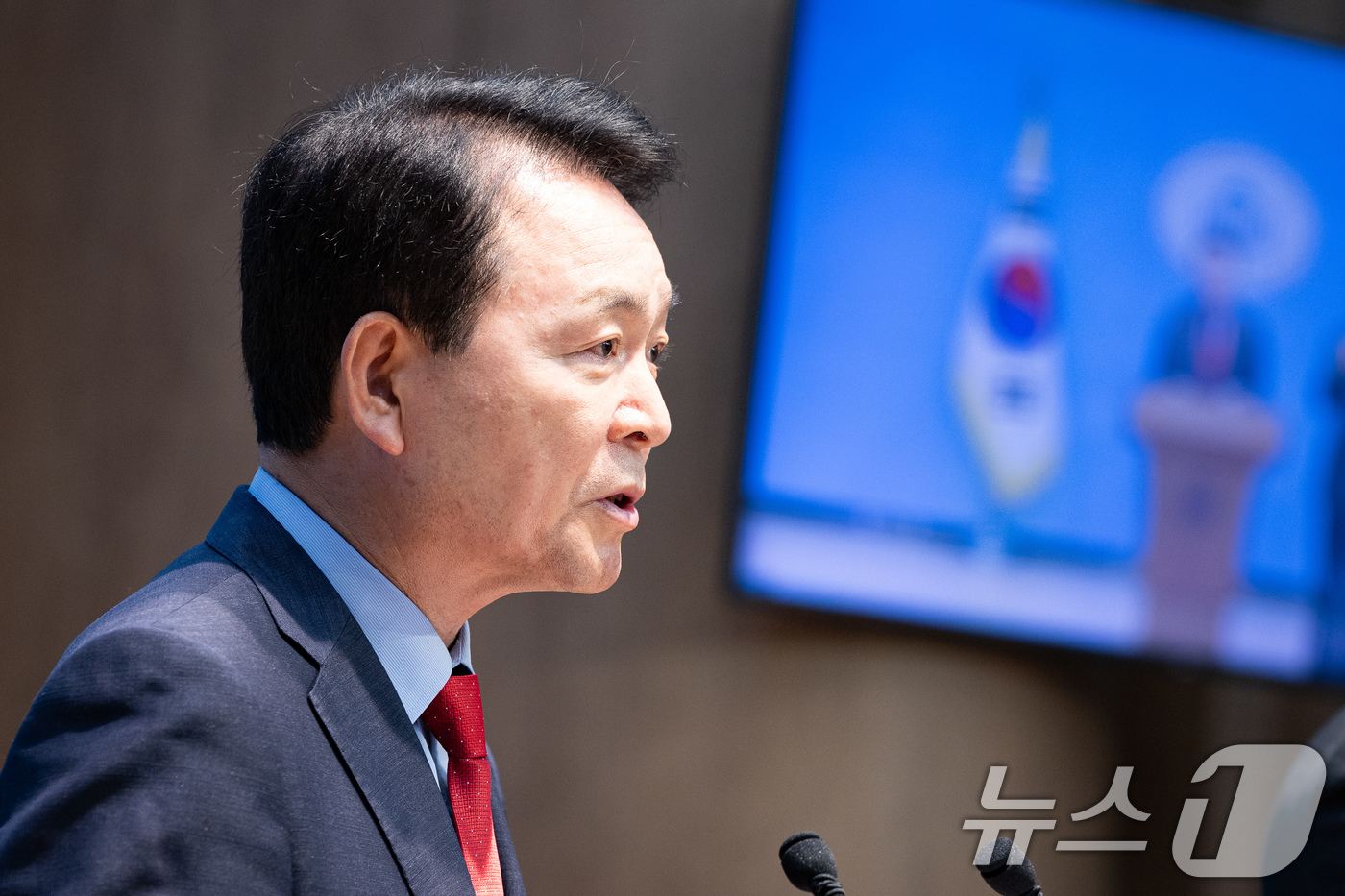 (서울=뉴스1) 유승관 기자 = 성일종 국민의힘 의원이 5일 서울 여의도 국회 소통관에서 원내대표 출마 선언 기자회견을 하고 있다. 2026.6.5/뉴스1