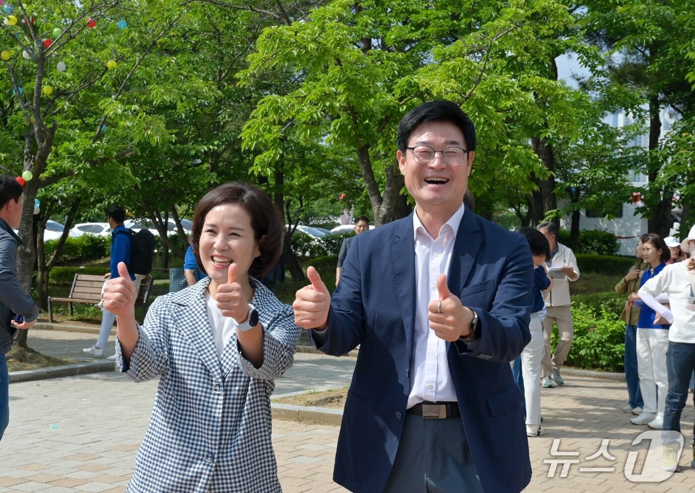 본문 이미지 - 구자열 민선 9기 강원 원주시장 당선인(오른쪽) 자료 사진. (재판매 및 DB금지)/뉴스1