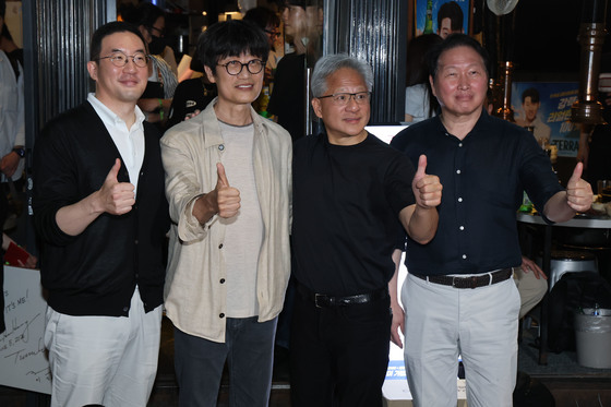 젠슨 황, 삼소 이어 치맥 '불금 회동'…"고 코리아" 의기투합(종합2보)