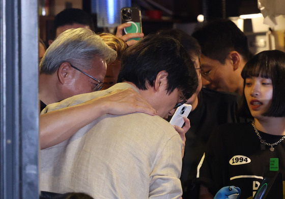 이해진 의장 '네이버페이로 한턱 쏩니다'