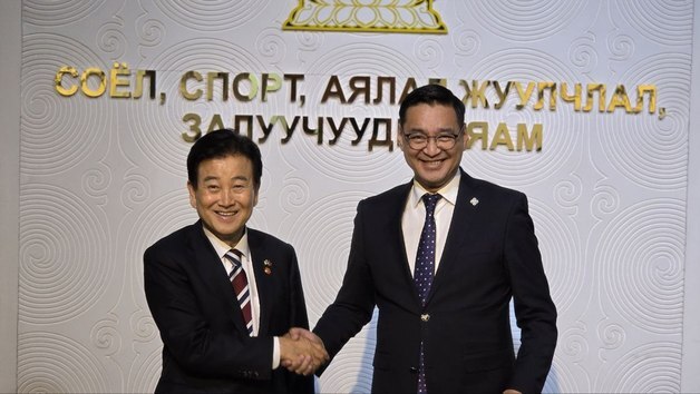 정동영, 몽골 문체장관 면담…"남·북·몽 3자 협력 구심점 역할해달라"