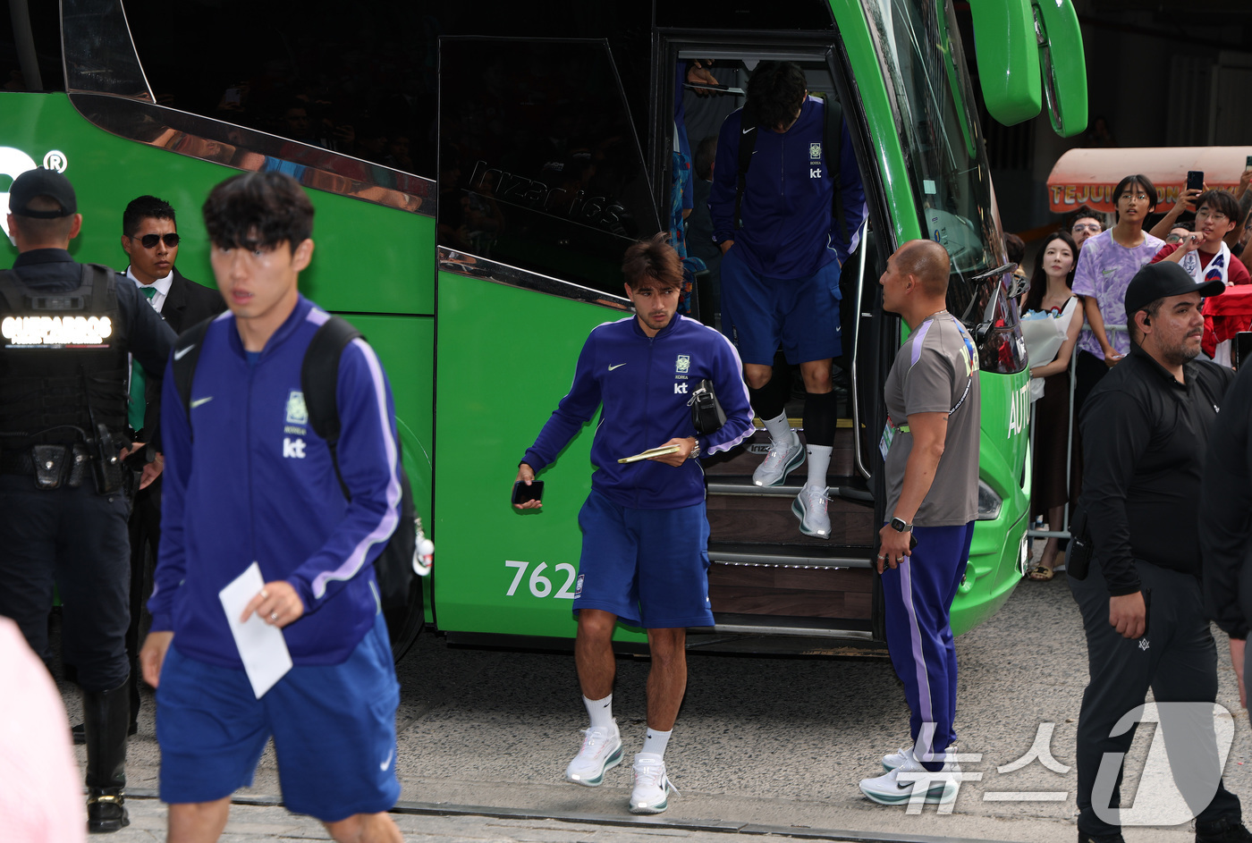 (과달라하라(멕시코)=뉴스1) 임세영 기자 = 대한민국 축구대표팀 이기혁, 옌스 카스트로프 등이 5일(현지시간) 2026 국제축구연맹(FIFA) 북중미월드컵이 열리는 멕시코 할리스 …