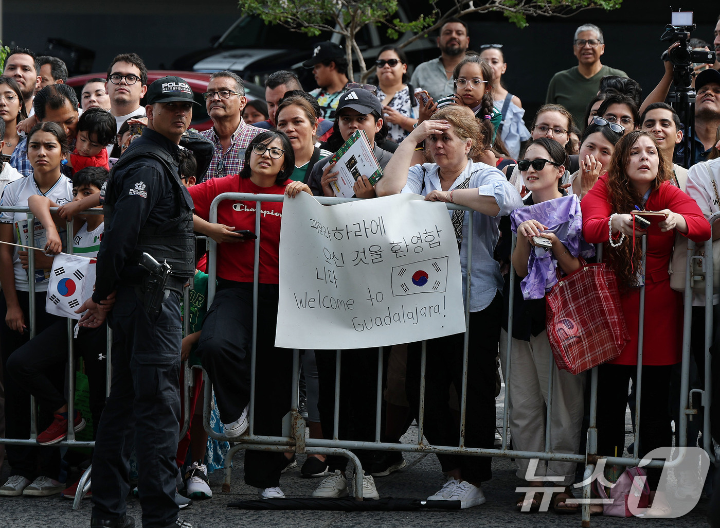 (과달라하라(멕시코)=뉴스1) 임세영 기자 = 5일(현지시간) 멕시코 할리스코 과달라하라에 위치한 2026 국제축구연맹(FIFA) 북중미월드컵 대한민국 축구대표팀 숙소 앞에서 현지 …