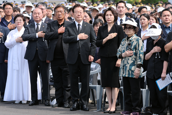 [속보] 李대통령 "친일반민족 부당축적 재산 환수…재발방지 본보기"