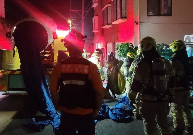 한밤 제주 지하주택서 연기가…50대 1명 병원 이송