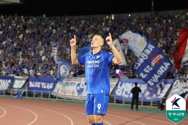 '일류첸코 극장골' 수원, 화성에 2-1 역전승…선두 부산과 3점 차