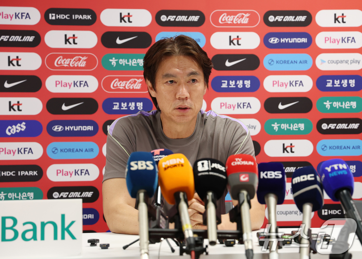(과달라하라(멕시코)=뉴스1) 임세영 기자 = 홍명보 대한민국 축구대표팀 감독이 6일(현지시간) 2026 국제축구연맹(FIFA) 북중미월드컵이 열리는 멕시코 할리스코 과달라하라에 …