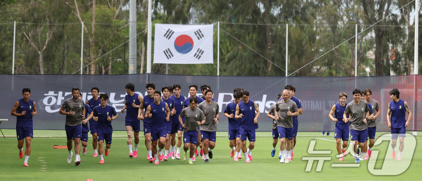 (과달라하라(멕시코)=뉴스1) 임세영 기자 = 대한민국 축구대표팀 선수들이 6일(현지시간) 멕시코 할리스코 과달라하라에 위치한 '치바스 베르데 바예' 훈련장에서 열린 2026 국제 …