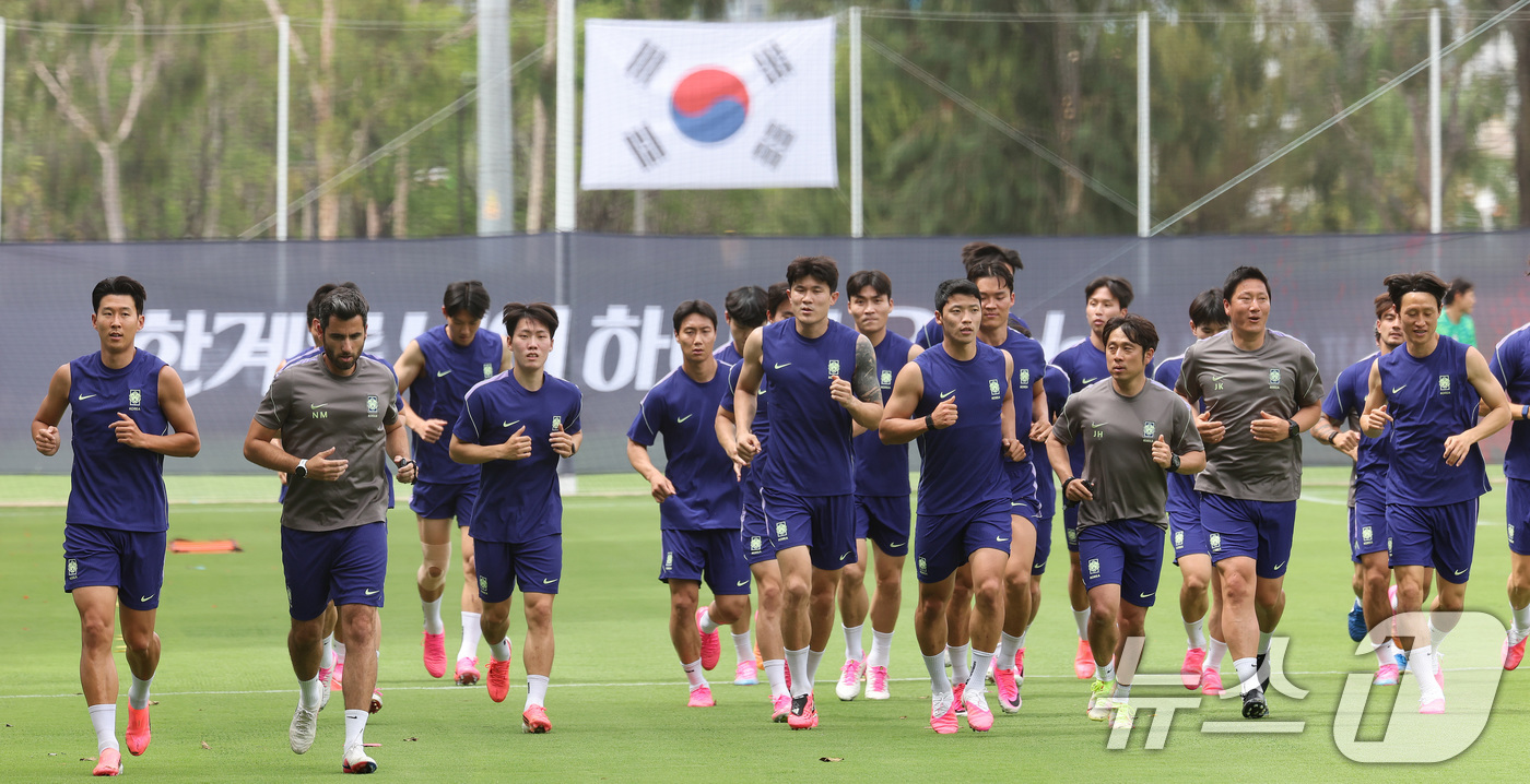 (과달라하라(멕시코)=뉴스1) 임세영 기자 = 대한민국 축구대표팀 선수들이 6일(현지시간) 멕시코 할리스코 과달라하라에 위치한 '치바스 베르데 바예' 훈련장에서 열린 2026 국제 …